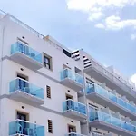 Planet Blue Hotel